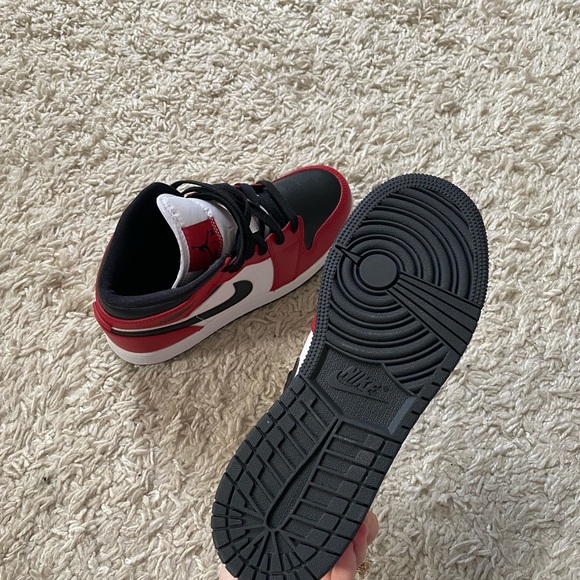 Air Jordan 1 Chicago mid - Picture 2 of 4